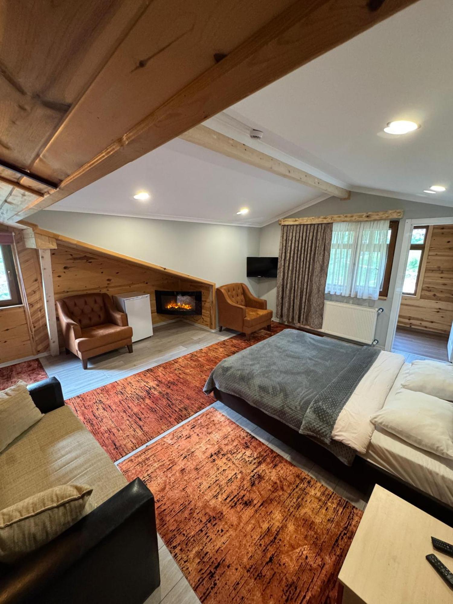 Yedigoller Hotel & Restaurant Узунгель Экстерьер фото